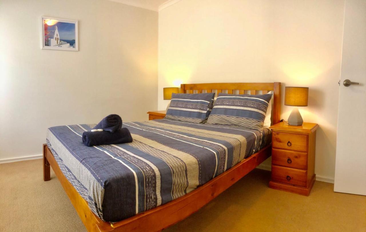 Beach House Opposite Ocean 4 Bed 2 Bathroom With Pool Geraldton Eksteriør bilde