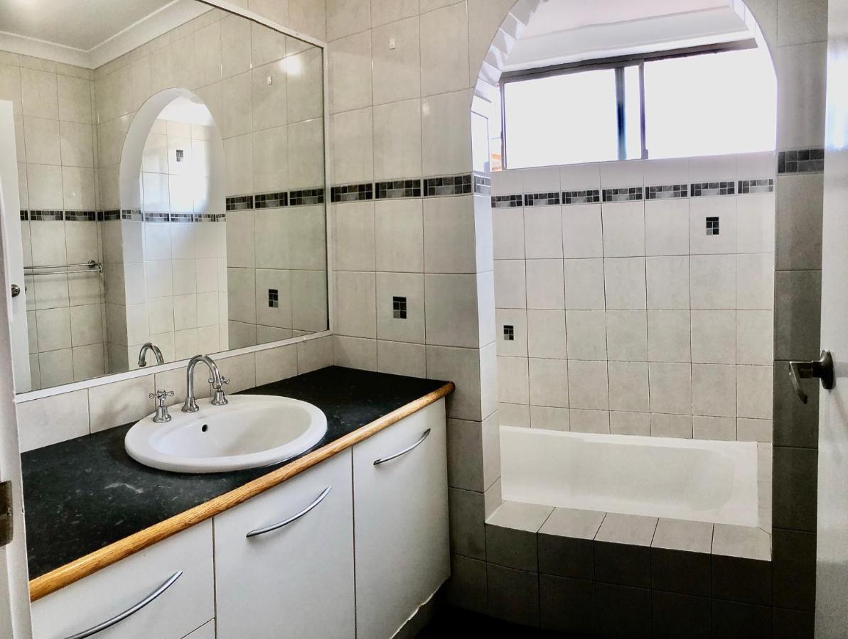 Beach House Opposite Ocean 4 Bed 2 Bathroom With Pool Geraldton Eksteriør bilde